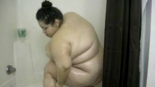 Incredibly fat woman Sexy SSBBW in the Shower