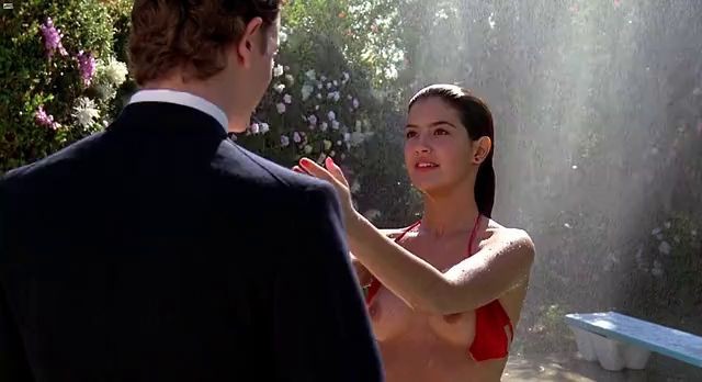 Sexy Brunette Phoebe Cates nude Fast Times at Ridgemont High 1982