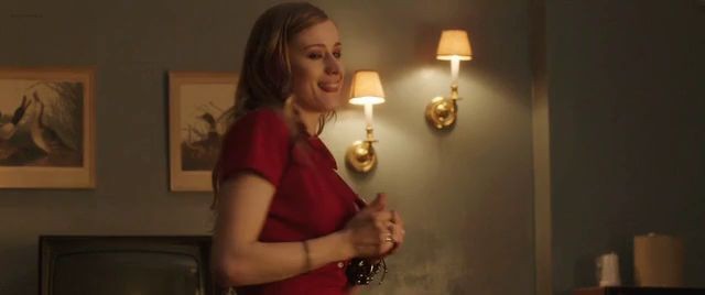 Kristen Hager sexy, Olivia Taylor Dudley sexy in hot scene - The Barber (2014)