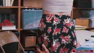 Sexy shoplifter rides officers dick