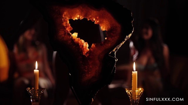 Ffm Threesome With Lovely Cassie Del Isla & Scarlett Alexis Carmela Clutch Pov