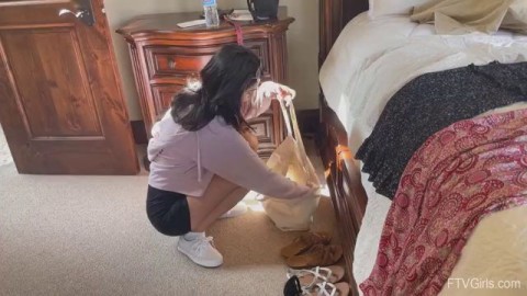 Amateur Brunette Reina Packs Her Suitcase And Uses The Chance To Tease