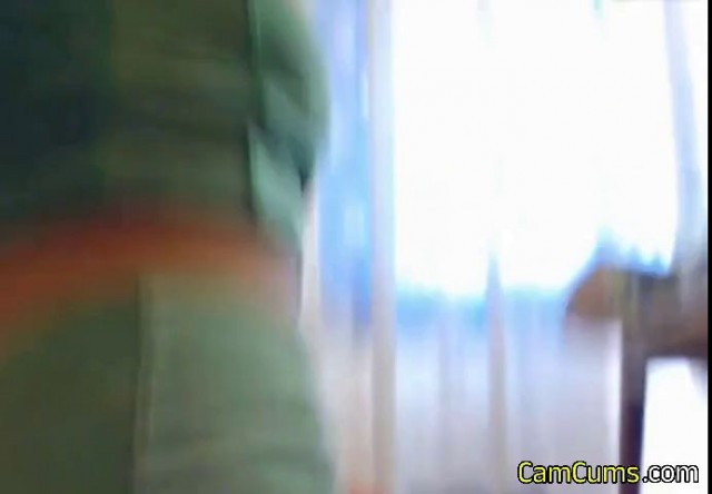 Sexy girl show her ass and feet_(new)