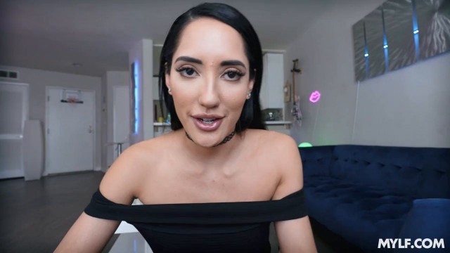 Chloe Amour Is Disaointed But Horny Stepmom Can't Resist The Urge To Shoot! Nikky Thorne