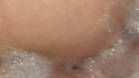 hannah louu nude bubble bath content