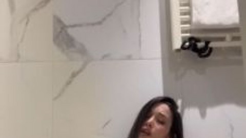 ellie leen solo fingering sexually