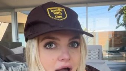 trippie bri delivery girl xxx porn clip