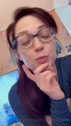 tessa fowler showing off sex video
