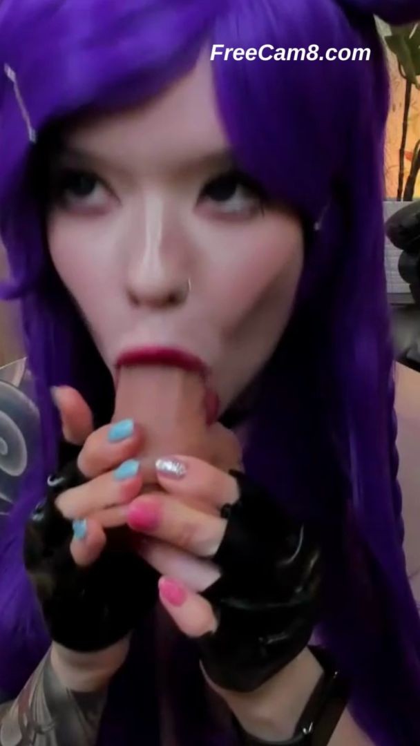 Deepthroating Silicone So Good It Forgot It’s Fake