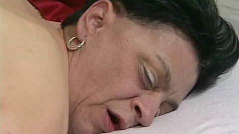 Oma Gefingert Und Geleckt Sex Gilrs Hot