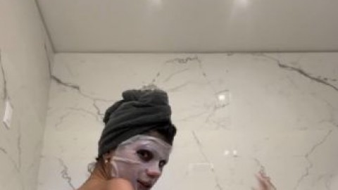 mia khalifa boob slip amateur