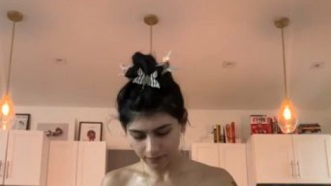 mia khalifa smoking topless porn porno