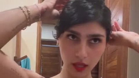 mia khalifa black bra viral porn