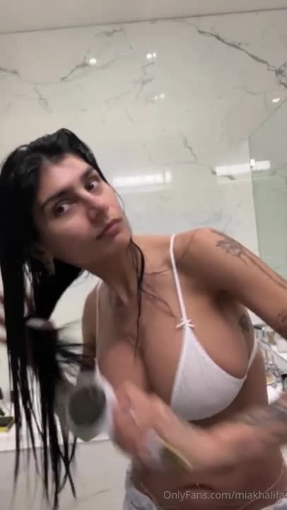 mia khalifa post shower movie sex video