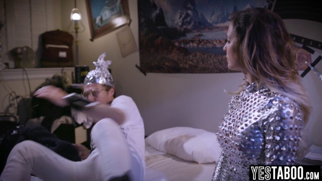 315_FutureDarklyTheGhostRocket_s01_CherieDeVille_MichaelVegas_2160p_h264