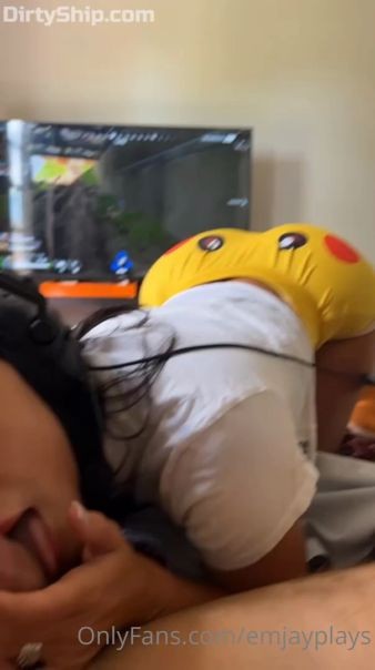 emily rinaudo gamer girl pov xxxx porno