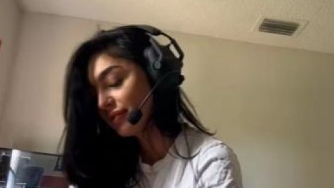 emily rinaudo gamer girl pov xxxx porno