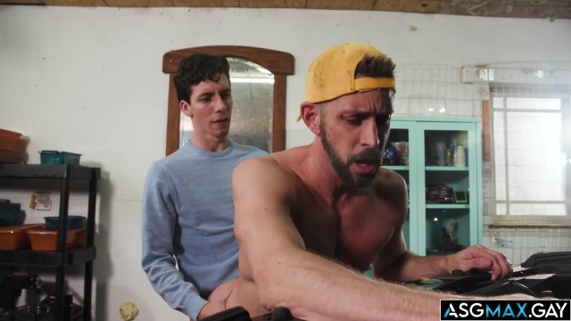 Johnny Fords bareback sex with stepsons buddy Cristiano