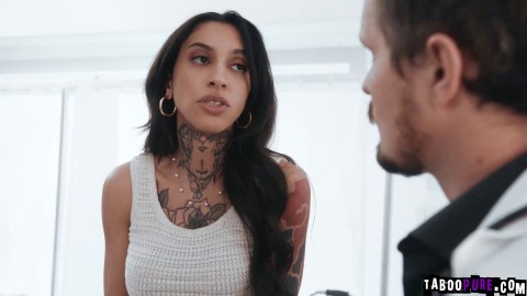 Steamy fuck sesh at the doctors bed with Ravyn Alex and RObby Apples