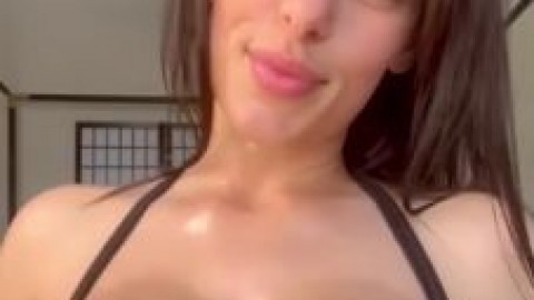 alexa pearl oiling her tits pirnhib