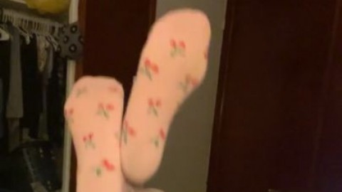 Goth roommate fingers herself in your room and sends you proof