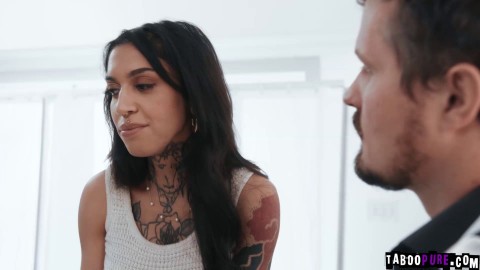 Ravyn Alexa Begs Ex-Doctor Robby Apples to Impregnate Her in Clinic