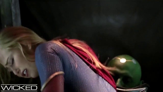 wickedparodies supergirl seduces braniac into best porn pics