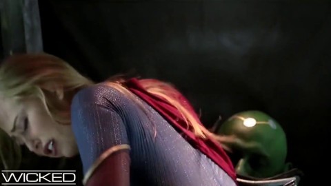 wickedparodies supergirl seduces braniac into best porn pics