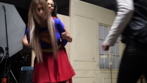 supergirl gets her ass kicked xxxxnxx