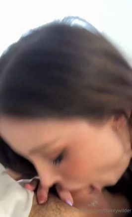 dainty xxx gives a blowjob pirnhib