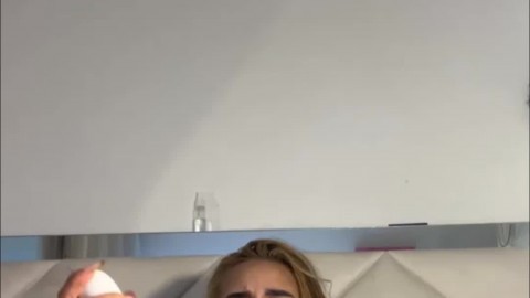 Big Ass Babe Toys Her Wet Pussy
