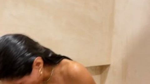 mia khalifa of nude pirnhib