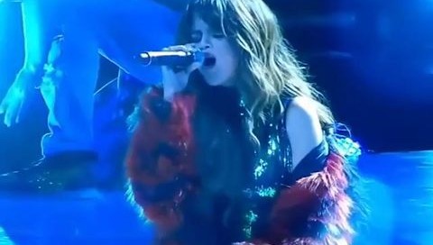 Sexy Selena Gomez crotch shot legs open